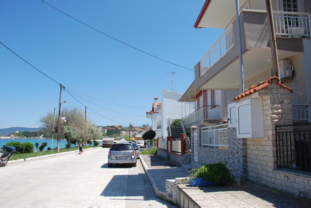 Marianna Apartments Nea Roda Exterior photo