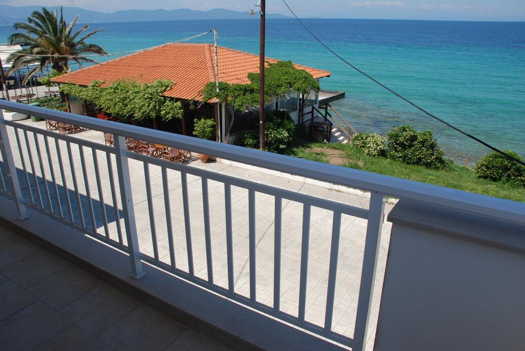 Marianna Apartments Nea Roda Room photo