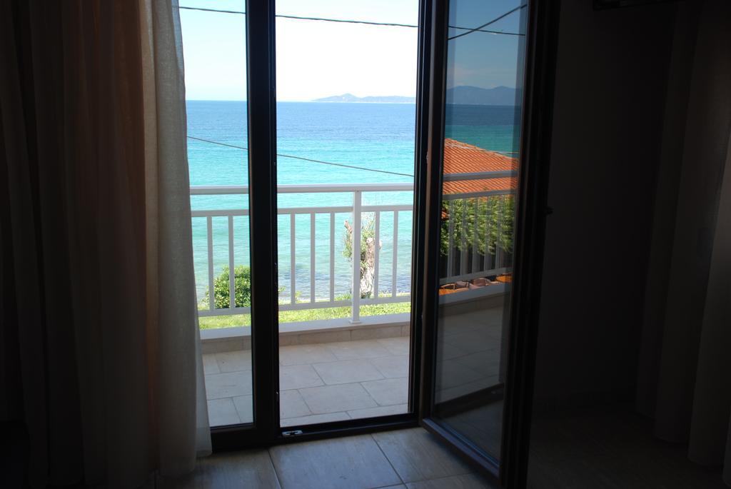 Marianna Apartments Nea Roda Room photo