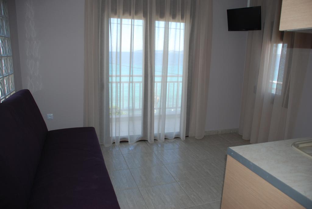Marianna Apartments Nea Roda Room photo