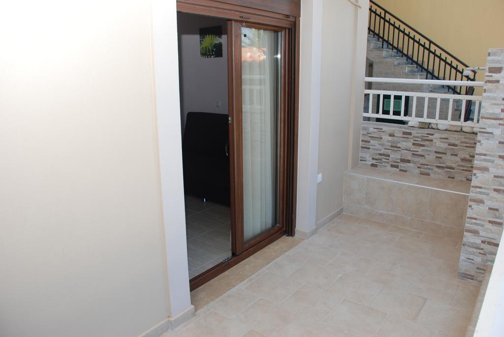 Marianna Apartments Nea Roda Room photo