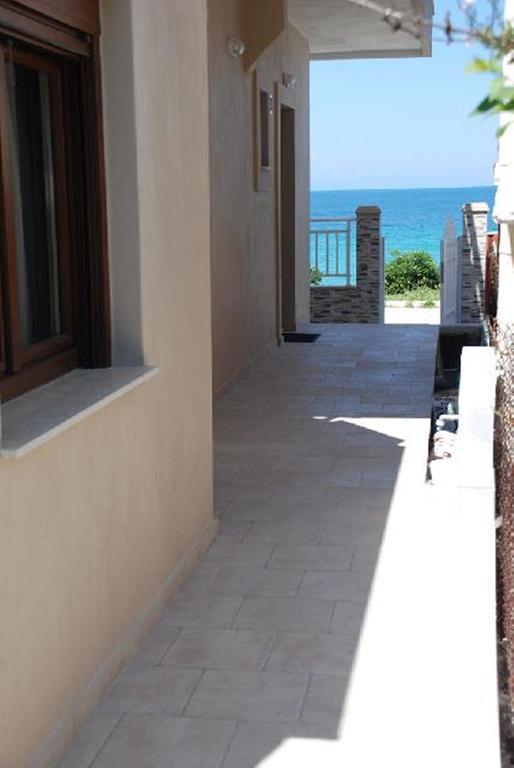Marianna Apartments Nea Roda Exterior photo