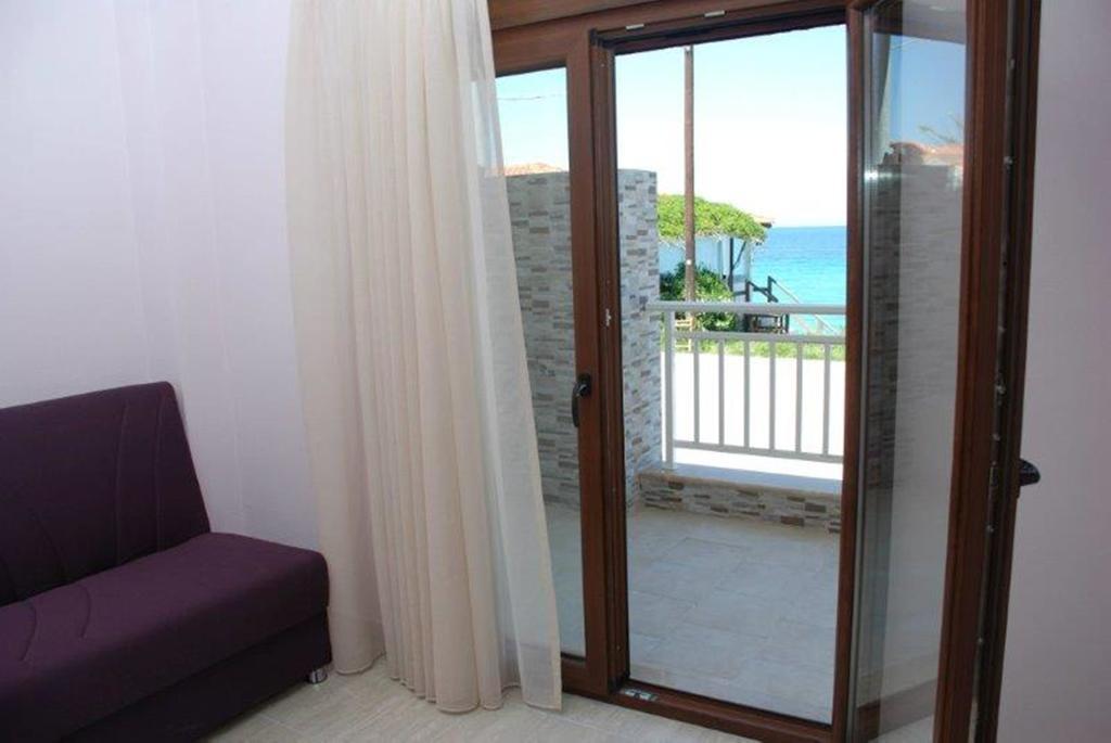 Marianna Apartments Nea Roda Room photo